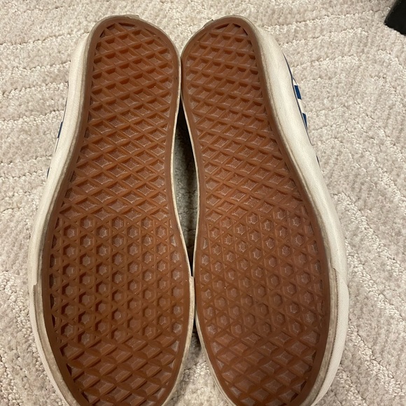 Custom vans - Picture 2 of 4